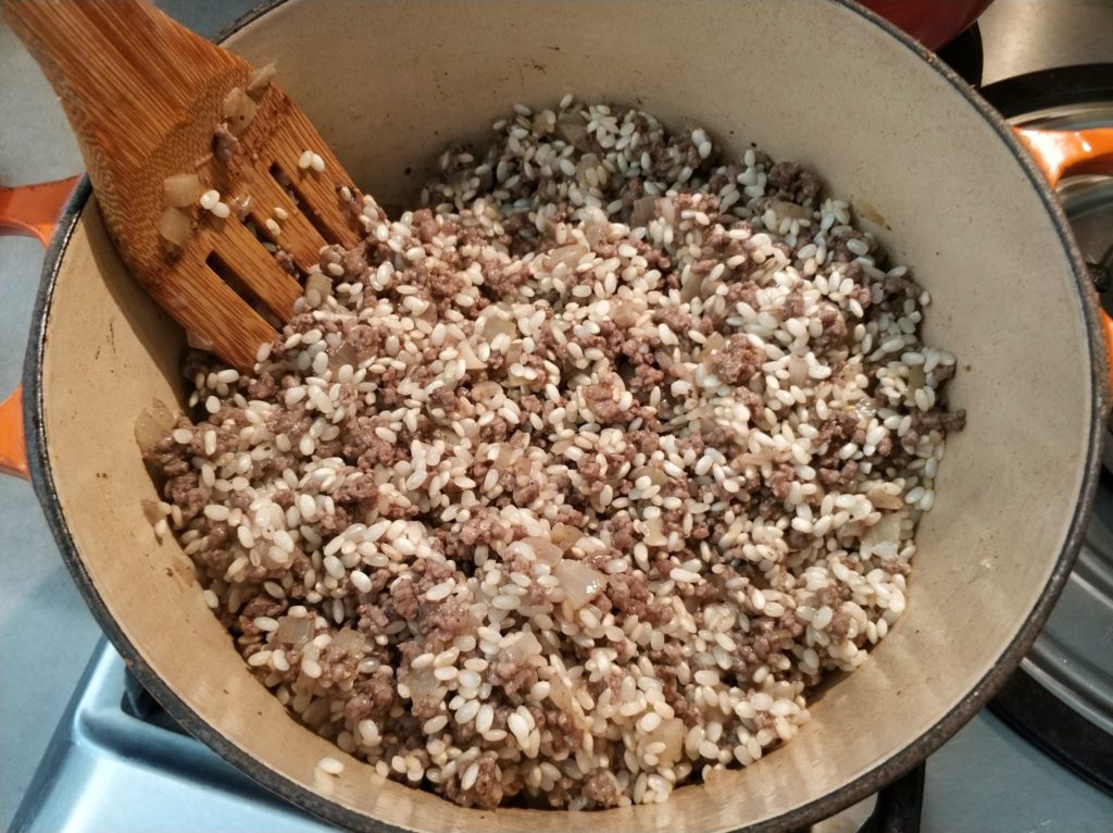 אורז עם כבש וצנובר - לקראת בישול